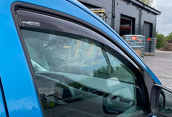 Wind deflector