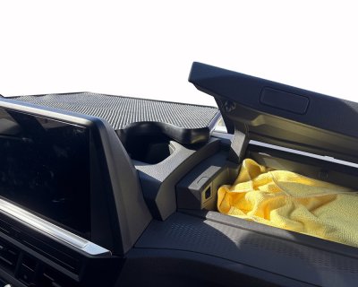 Table for Volkswagen Transporter T7 from 2024-