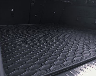 Trunk mat for the Mercedes-Benz E-Class (2024–) | Custom-fit | Durable rubber