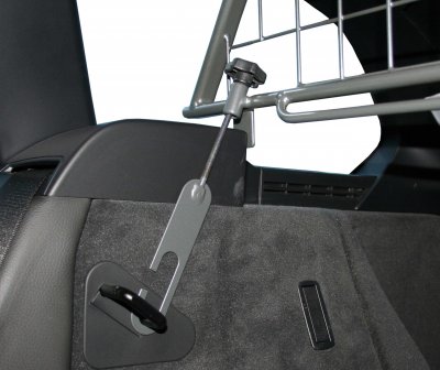 Easy installation of the Dog guard BMW 3 Series Touring from 2005-2012