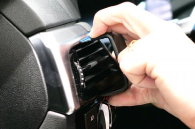 Mobile phone holder for BMW 5 Series from 2017-2024