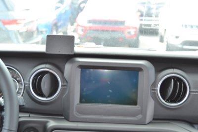 Cell phone holder for Jeep Wrangler 2018-