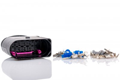 14-pin connector for main headlights.