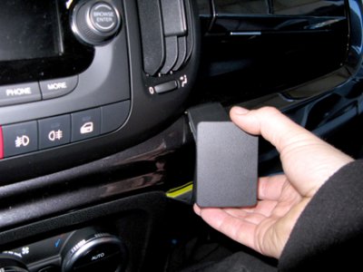 Mobile phone holder for Fiat 500L 2012-