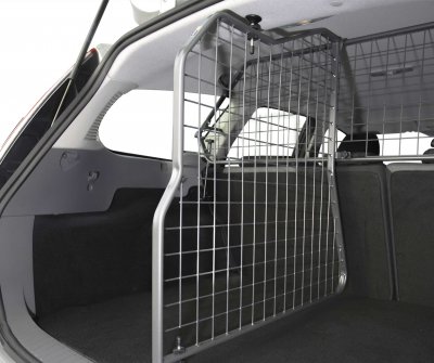 Dog guard and divider for Ford Focus station wagon from 2004-2010