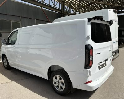 Roof Spoiler V2 for Ford Tourneo Custom from 2023- | Stylish design for rear doors