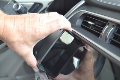 Mobile phone holder Jaguar I-Pace from model year 2019-