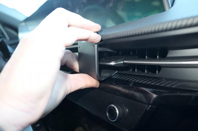 Mobile phone holder for Kia EV6 2021-