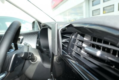 Mobile phone holder Kia e-Soul from model year 2019-