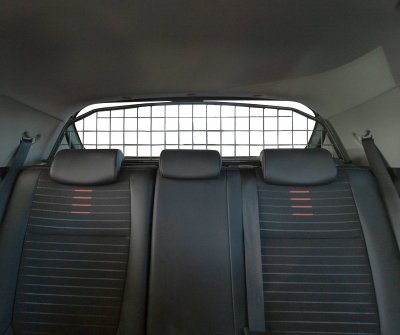 Dog guard Kia Stonic from 2017-