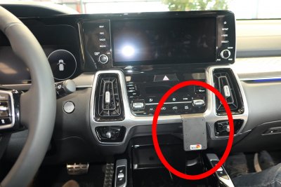 Mobile phone holder Kia Sorento from 2021-2023