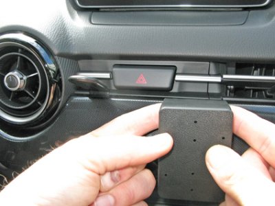 Mobile phone holder Mazda 2 from 2015- and onwards