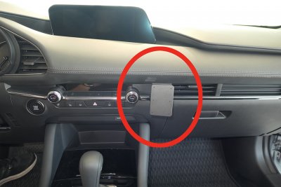 Mobile phone holder Mazda 3 2019-