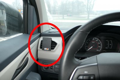 Mobile phone holder Maxus e-Deliver 3, 2020-
