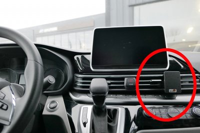 Mobile phone holder for Maxus e-Deliver 9 from 2021-