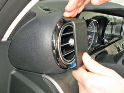 Mobile holder Mercedes E class 2016-2023