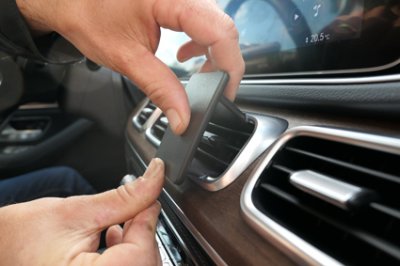 Mobile phone holder Mercedes GLS from model year 2020-