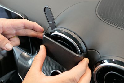 Mobile phone holder Mercedes C class from year 2022-
