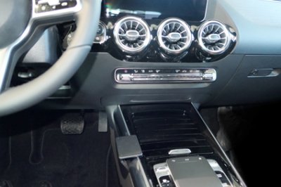 Mobile phone holder Mercedes B class from year 2018- and onwards