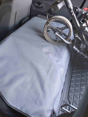 Luggage compartment cover in PVC-coated polyester fabric