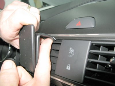 Mobile phone holder Nissan Pulsar from 2014- & onwards
