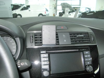 Mobile phone holder Nissan Pulsar 2014-