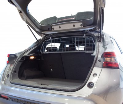 Dog guard Nissan Juke from model year 2020-