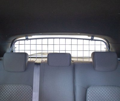 Dog guard Nissan Juke from year 2020-