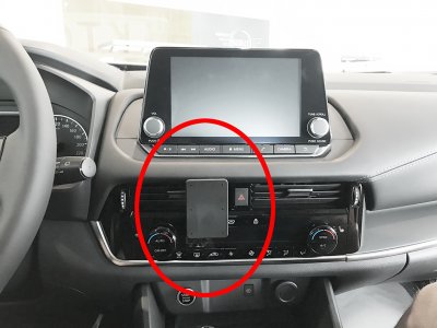Mobile phone holder Nissan Qashqai from 2021-