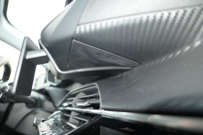 Mobile phone holder Peugeot 208 2020-
