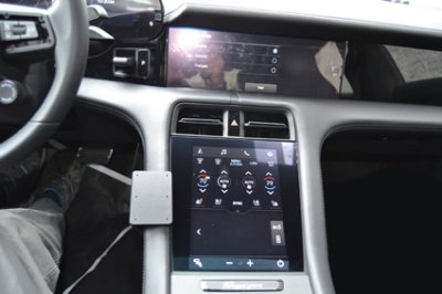 Mobile phone holder Porsche Taycan 2020-