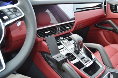Mobile phone holder Porsche Cayenne from 2018- & onwards