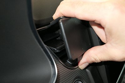 Assembly of mobile phone holder Renault Arkana from 2021-