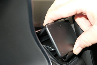 Installation of the mobile phone holder Renault Arkana from model year 2021- onwards