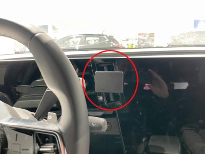 Mobile phone holder Renault Megane E-TECH from 2022-