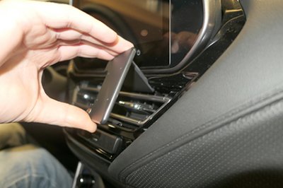Mobile phone holder Suzuki S-Cross from model year 2022-
