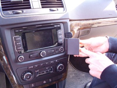 Mobile phone holder Skoda Yeti from 2010-2017