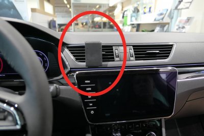 Mobile phone holder Skoda Superb from 2020-2023