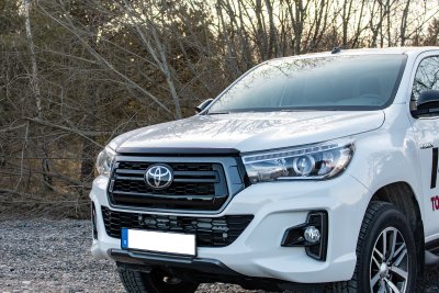 Transparent stone bulkhead protectors Toyota Hilux 2016-2020