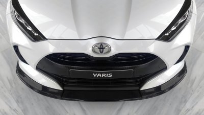 Front splitter Toyota Yaris from model year 2020-
