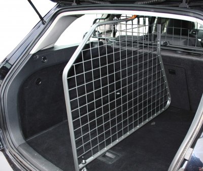 Dog guard for Volkswagen Golf from 2004-2013
