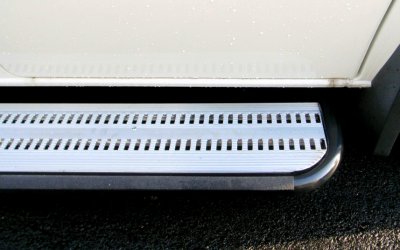 Right side step with aluminum tread for VW Transporter T5 (long wheelbase, L2) from 2003-2015