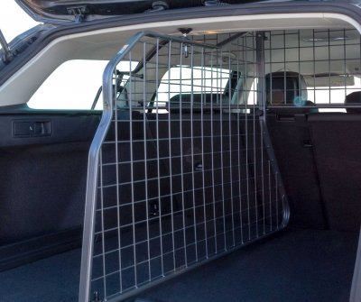 Dog guard and divider Volkswagen Passat from 2015-2023