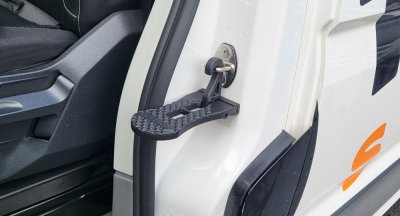 Car door steps - Easy access to the roof