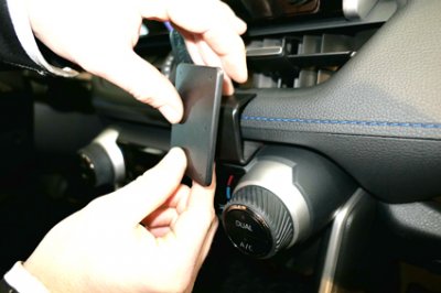 Mobile holder Suzuki Across from 2021- | For mounting under the center fender