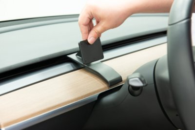 Mobile Holder Tesla Model Y from 2020- | Mounting in front of the steering wheel