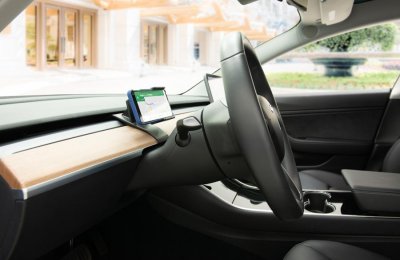 Mobile Holder Tesla Model Y from 2020- | Mounting in front of the steering wheel