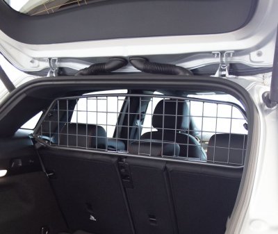 Dog guard Mercedes GLA from 2020- | Used parts sorting