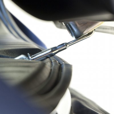 Fresh air hook for the trunk - Lockable ventilation hook gives your dog fresh air through the trunk