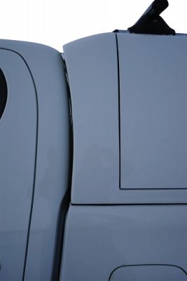 Truck Cap Alpha CMX for Toyota Hilux (Double Cab) from 2021-